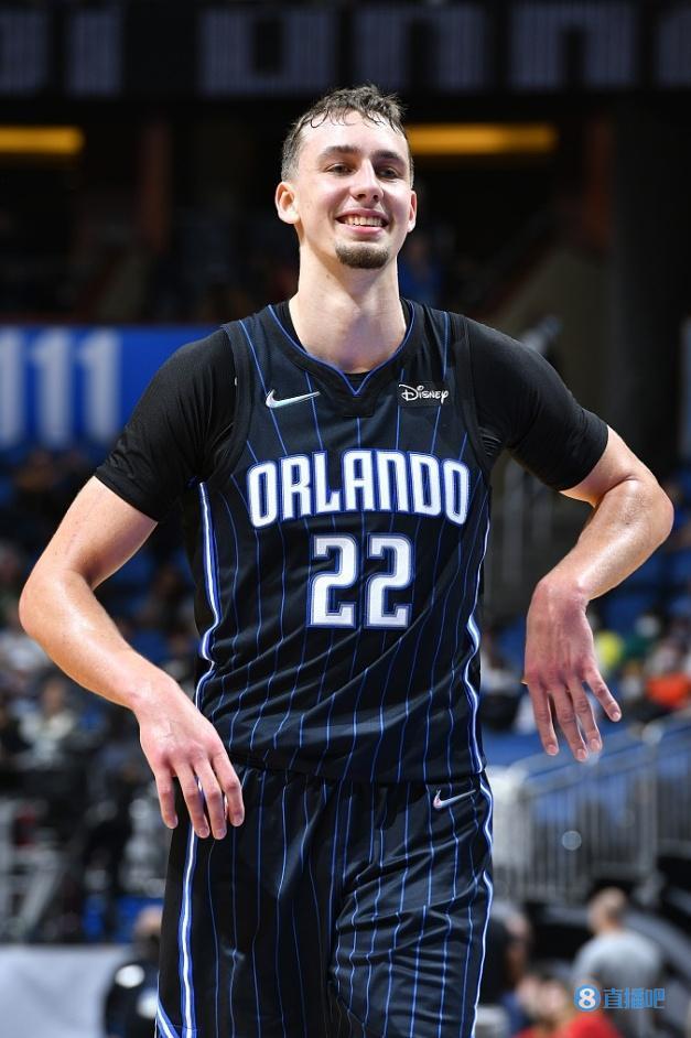 爱游戏网页版关于清晨奥兰多魔术调整名单以备欧联，调整名单环节打磨，管理层满意，赛程密集仍需轮换的信息