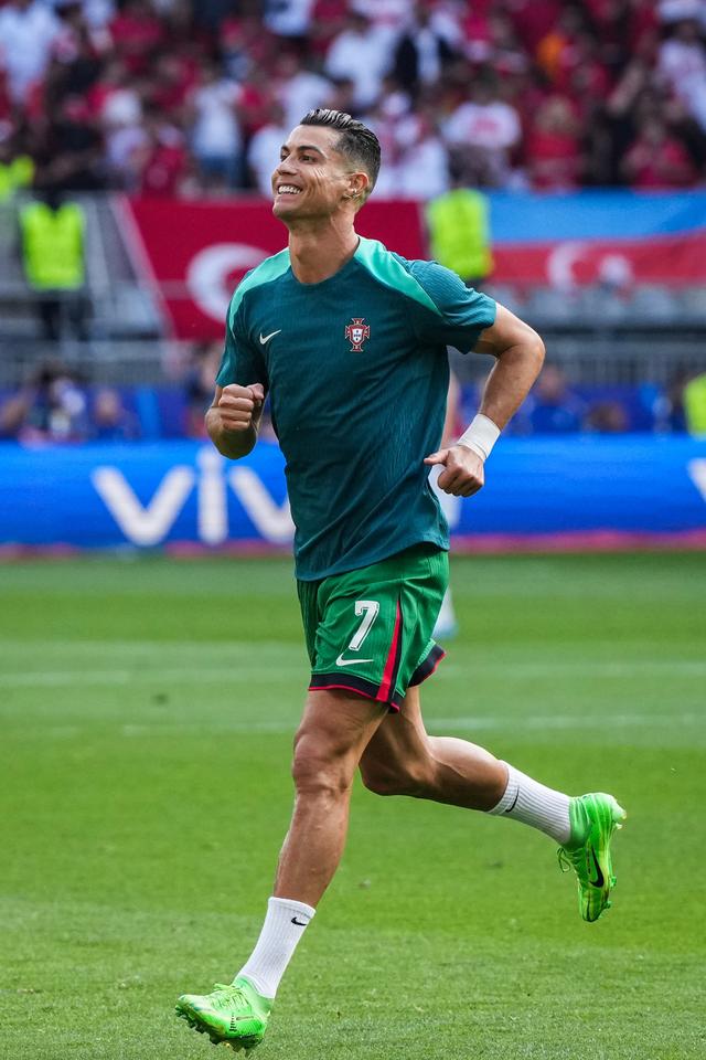 包含今晚体能课后;葡萄牙体育队长鼓劲备战NBA季后赛;赛场秩序良好;球探报告显示潜力的词条 包含今晚体能课后;葡萄牙体育队长鼓劲备战NBA季后赛;赛场秩序良好;球探报告显示潜力的词条