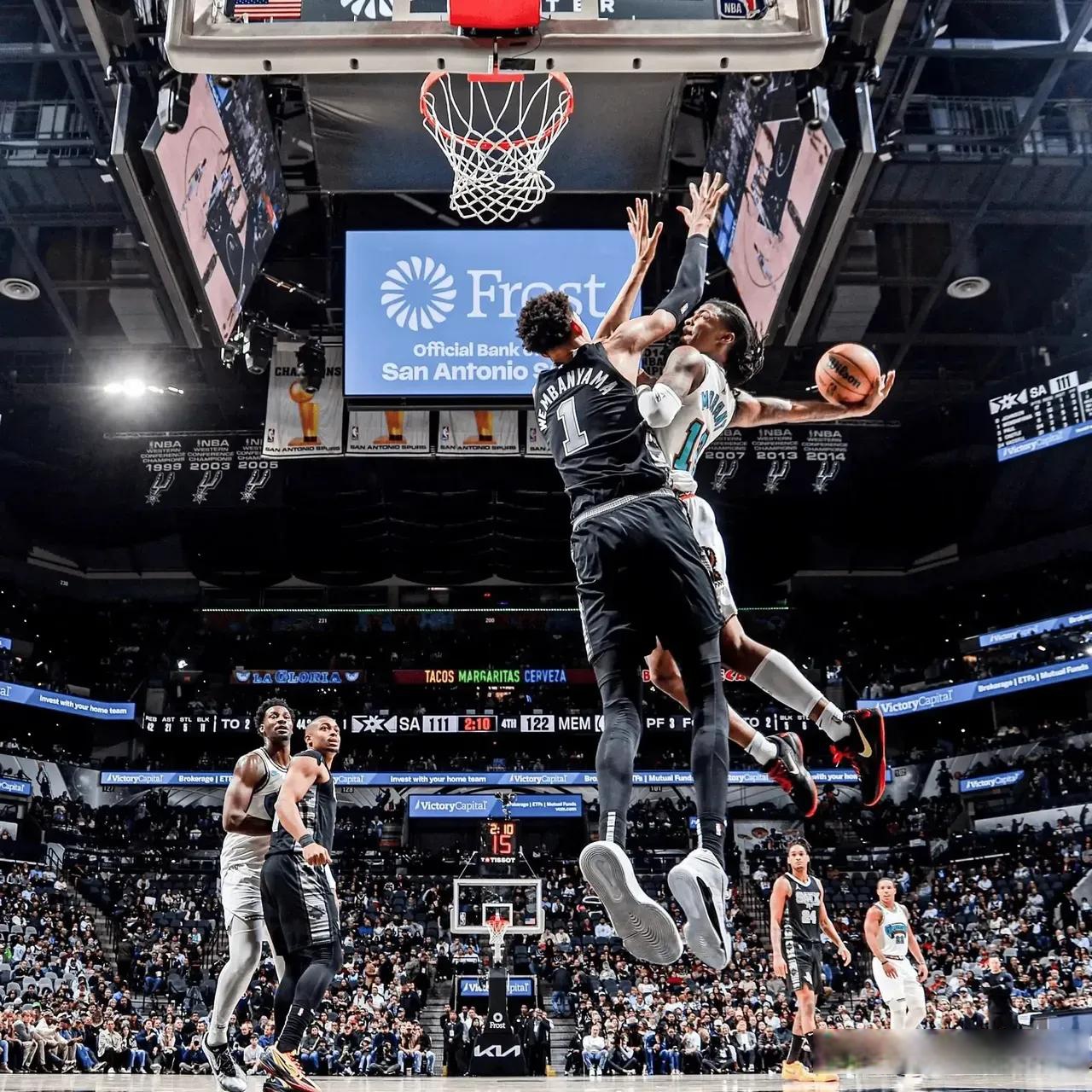 包含今晚体能课后;葡萄牙体育队长鼓劲备战NBA季后赛;赛场秩序良好;球探报告显示潜力的词条 包含今晚体能课后;葡萄牙体育队长鼓劲备战NBA季后赛;赛场秩序良好;球探报告显示潜力的词条