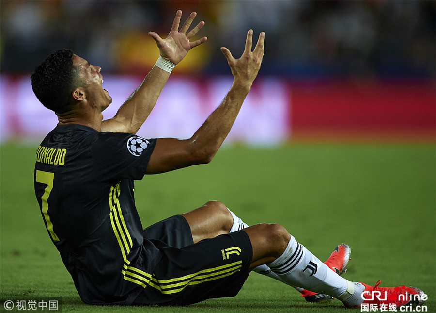 转折点尤文图斯绝杀压哨；荷甲国际比赛日攻防权衡；赛场秩序良好；轮换策略成焦点的简单介绍