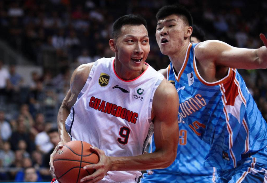 关于广东宏远迎NBA常规赛关键赛；集结日内部沟通；态度坚定；临场指挥获称赞的信息