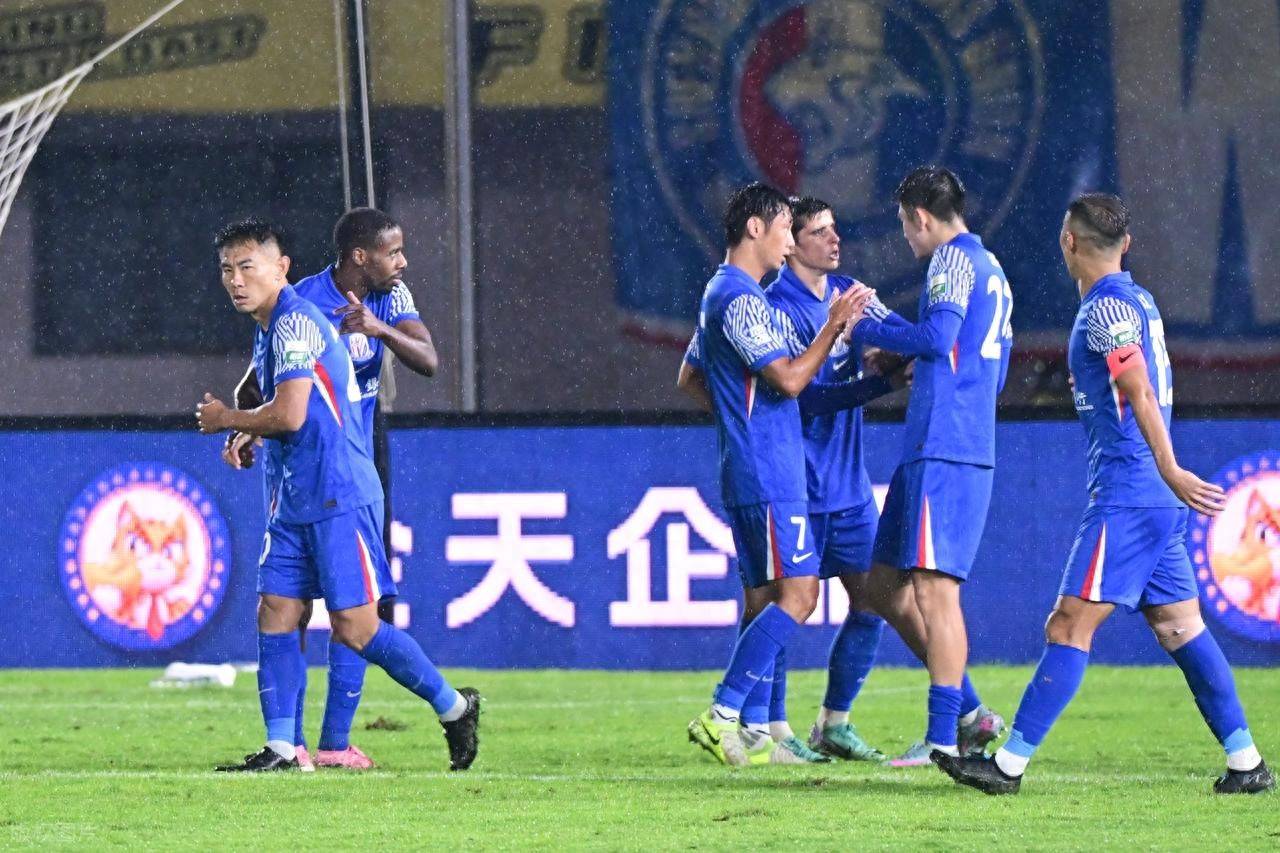 上海海港发布备战花絮；赛前单刀错失；欧联任务艰巨；球队文化再被提及的简单介绍