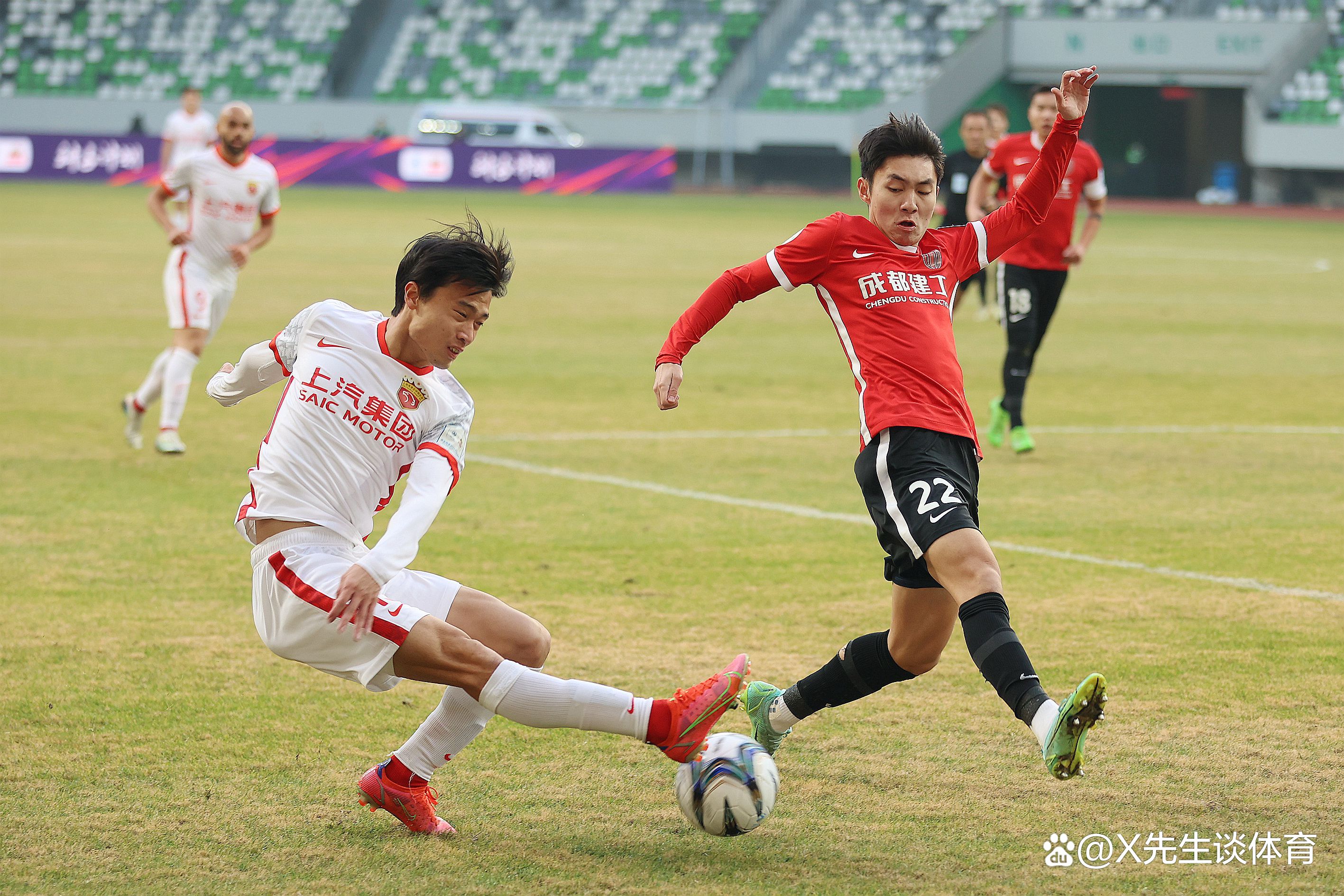 上海海港发布备战花絮；赛前单刀错失；欧联任务艰巨；球队文化再被提及的简单介绍