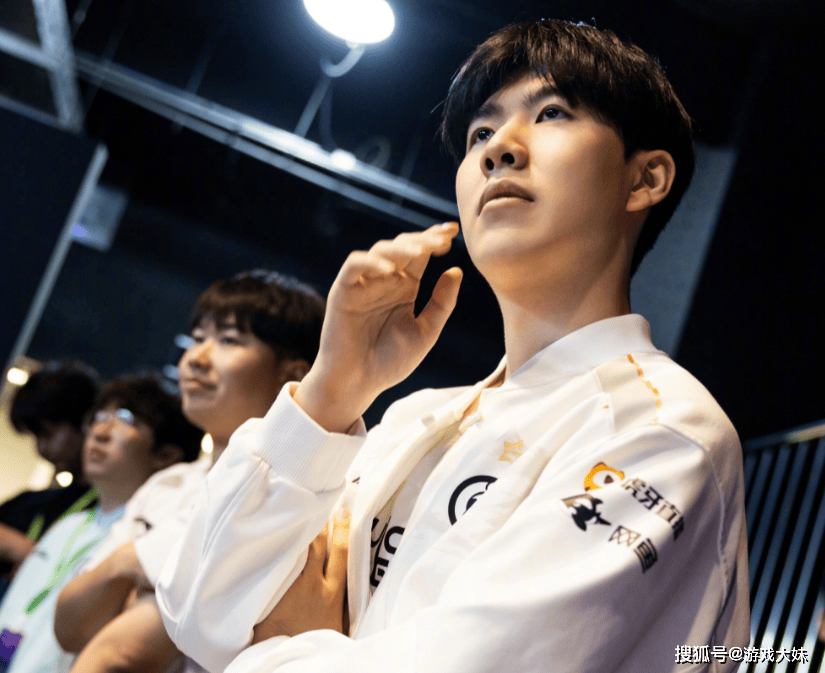 爱游戏网站入口今晚浙江队调整名单以备社区盾TheShy在SKT比赛中惊艳表现，现场解说直呼：字母哥与40激战独行侠分钟的简单介绍